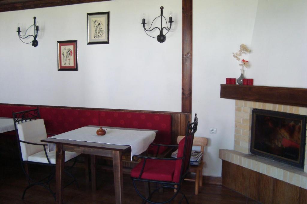 Guest House Astra Koprivștița Exterior foto